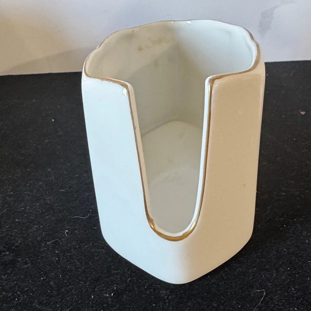 Vintage Andrea by Sadek porcelain spoon rest